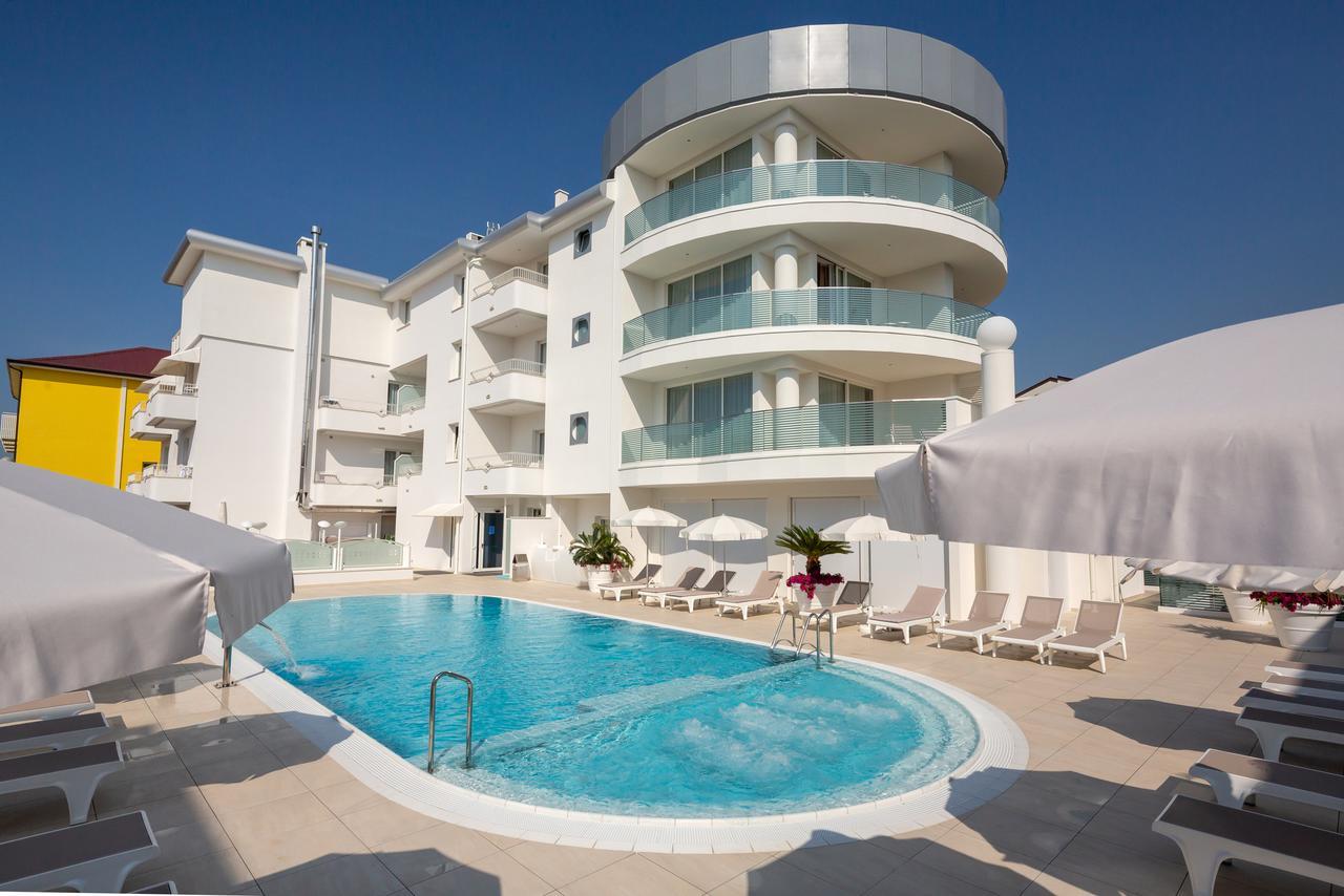International Hotel 4*