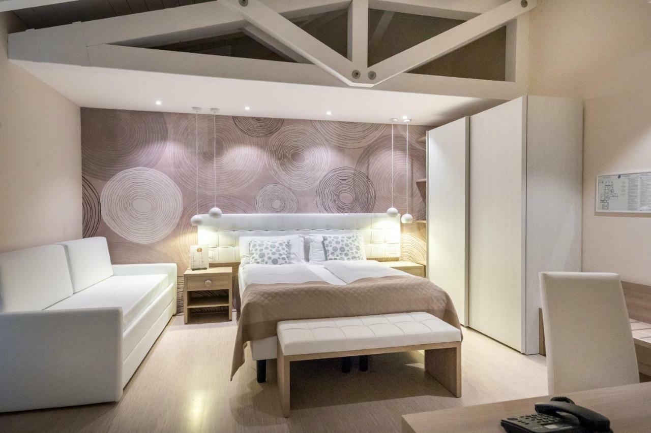 International Hotel 4*